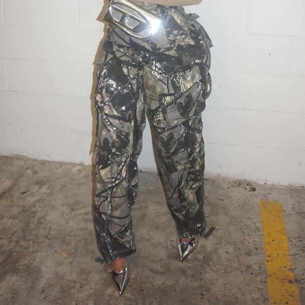 MANIÈRE DE VOIR high waisted camo cargo pants